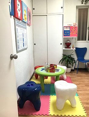 Clínica Dental Doctor Oria - Zona infantil de clínica